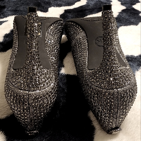 Michael Kors rhinestone point toe pumps - Picture 4 of 4